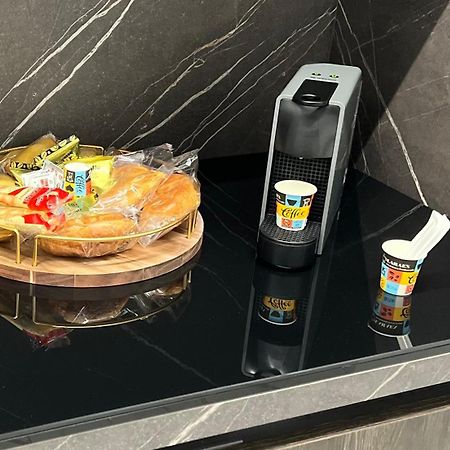 Lagi Suites Наполи Екстериор снимка